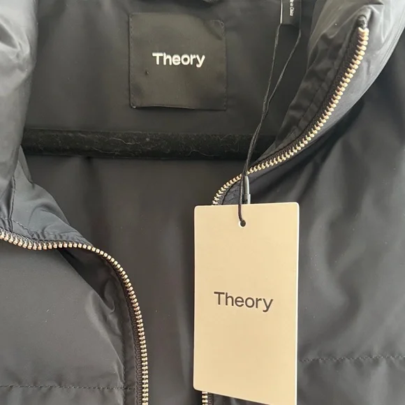 Theory  
Women’s Matte Black Puffer Vest size large - Picture 4 of 9